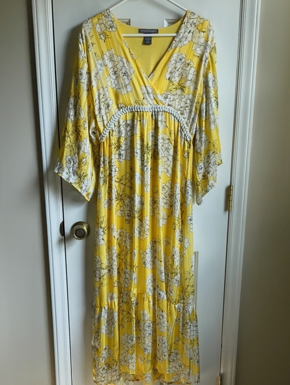 Kate and Mallory Yellow Floral Kimono Maxi Dress Medium